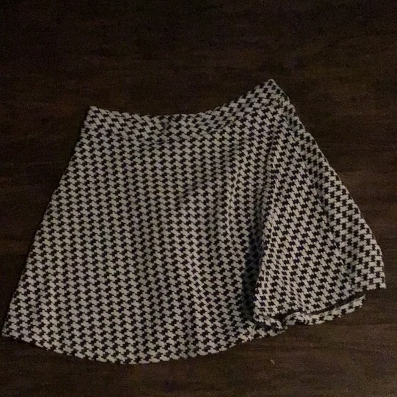 Skirt - Picture 1 of 2